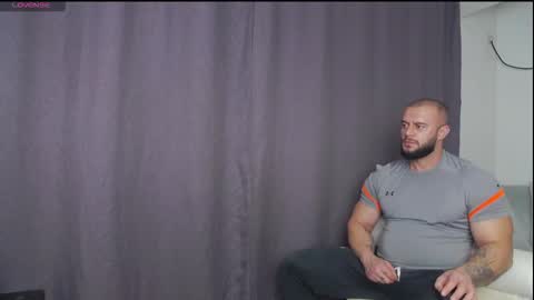 Snapshot of rickymiami1 chatting on 11.16.25 rickymiami1 online show from 11.16.25