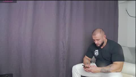 Snapshot of rickymiami1 chatting on 11.20.25 rickymiami1 online show from 11.20.25