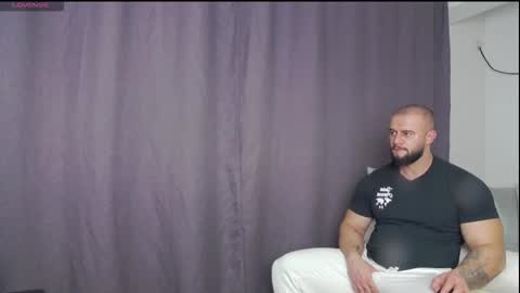 Snapshot of rickymiami1 chatting on 11.21.25 rickymiami1 online show from 11.21.25