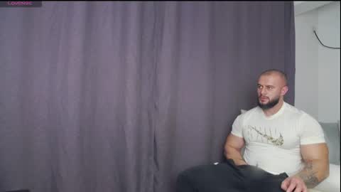 Snapshot of rickymiami1 chatting on 11.22.25 rickymiami1 online show from 11.22.25