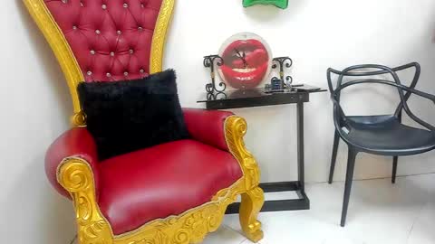 Rihana  online show from 10.10.25