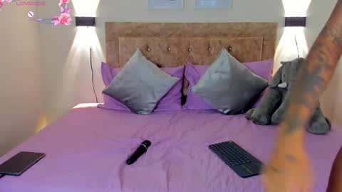 ri ri online show from 11.19.25