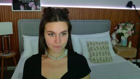 Snapshot of rihannariley chatting on 09.19.25 Rihanna online show from 09.19.25