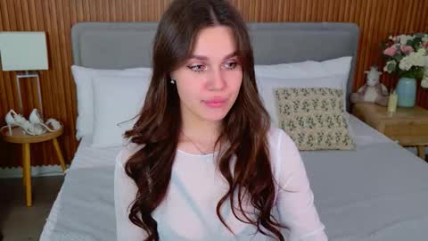 Snapshot of rihannariley chatting on 11.12.25 Rihanna online show from 11.12.25