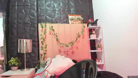 Snapshot of rihonna_hs8 chatting on 04.29.26 RIHONNA online show from 04.29.26