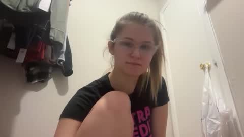 Snapshot of riley_ray69 chatting on 02.18.26 riley_ray69 online show from 02.18.26