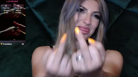 Snapshot of rileylannax chatting on 05.13.26 rileylannax online show from 05.13.26