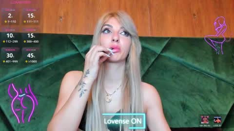 Snapshot of rileylannax chatting on 05.18.26 rileylannax online show from 05.18.26