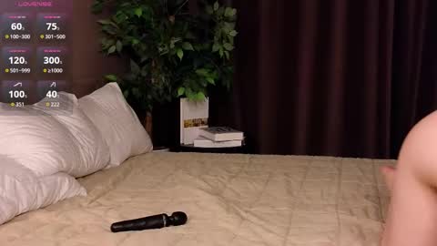 Hi Rina and April are here Glad to see you in our room  PVT is open online show from 01.07.26