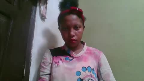 Snapshot of rinah654271 chatting on 05.06.26 rinah654271 online show from 05.06.26
