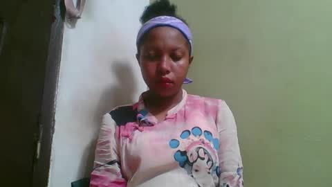 Snapshot of rinah654271 chatting on 05.17.26 rinah654271 online show from 05.17.26