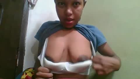 Snapshot of rinah654271 chatting on 06.01.26 rinah654271 online show from 06.01.26