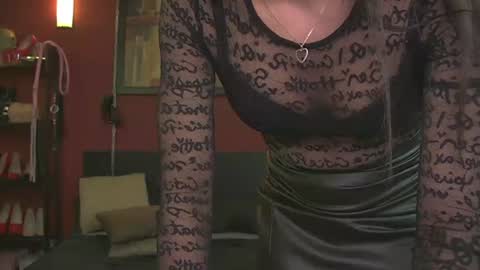 Snapshot of rinathequeen chatting on 02.03.25 rinathequeen online show from 02.03.25