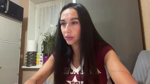 Snapshot of rinaurea chatting on 07.22.26 Oksana online show from 07.22.26