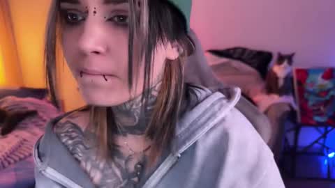   DianaBrite            fansl y online show from 02.22.26