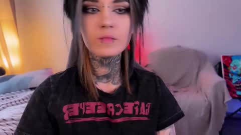   DianaBrite            fansl y online show from 02.24.26