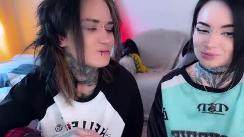   DianaBrite            fansl y online show from 03.22.26