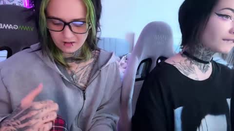   DianaBrite            fansl y online show from 04.17.26