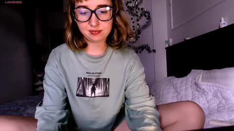 Snapshot of riri_rich chatting on 12.23.24 Rita online show from 12.23.24