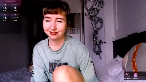 Snapshot of riri_rich chatting on 01.17.25 Rita online show from 01.17.25