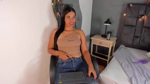 RIRI  online show from 09.16.25