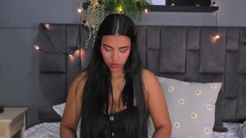 RIRI  online show from 09.17.25