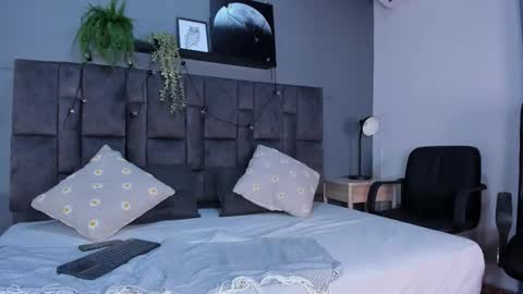 RIRI  online show from 11.16.25