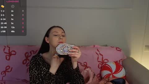 Snapshot of risabudd chatting on 03.03.26 Rose online show from 03.03.26