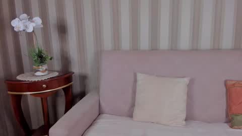 Snapshot of rita_farell chatting on 11.03.25 rita_farell online show from 11.03.25