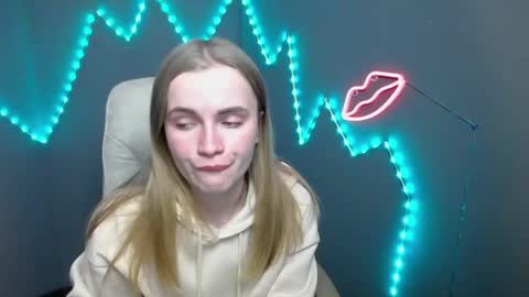 Snapshot of ritakiskis chatting on 04.27.26 ritakiskis online show from 04.27.26