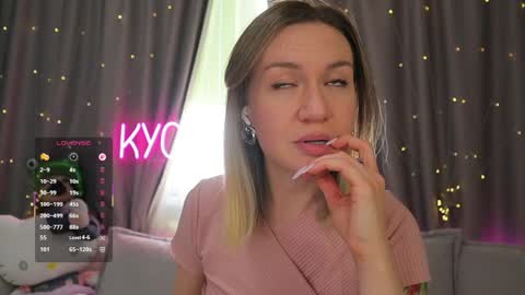 Snapshot of ritakycb chatting on 04.28.26 Rita online show from 04.28.26