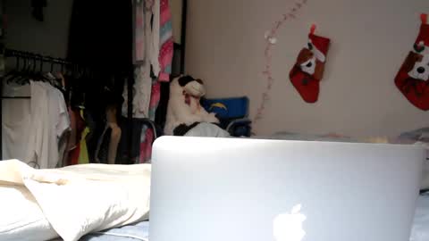 Snapshot of riversaint chatting on 02.14.25 River Saint online show from 02.14.25