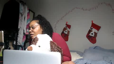 Snapshot of riversaint chatting on 02.14.25 River Saint online show from 02.14.25