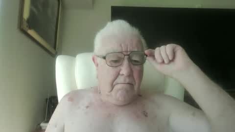 Snapshot of riversdave122 chatting on 05.13.26 riversdave122 online show from 05.13.26