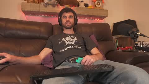 Snapshot of rndmzd chatting on 12.23.24 Ryan aka KeylimeRy online show from 12.23.24