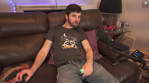 Snapshot of rndmzd chatting on 12.31.24 Ryan aka KeylimeRy online show from 12.31.24