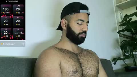 SebasRoa online show from 12.20.24