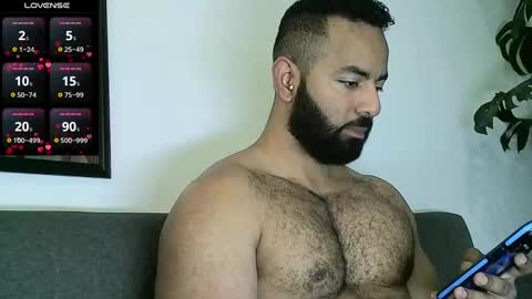 SebasRoa online show from 10.17.25