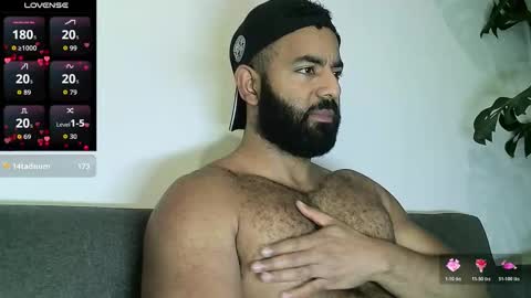 SebasRoa online show from 11.21.25