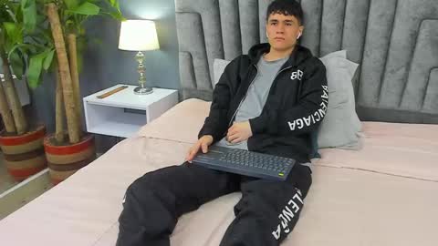 Roan Birkin online show from 02.12.25