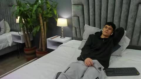 Roan Birkin online show from 02.17.25