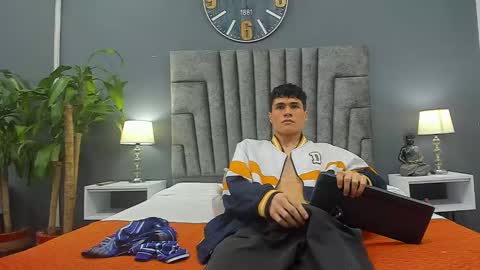 Roan Birkin online show from 02.23.25