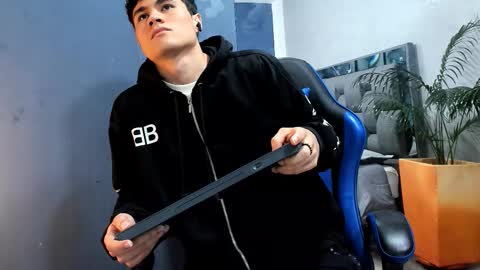 Roan Birkin online show from 09.19.25