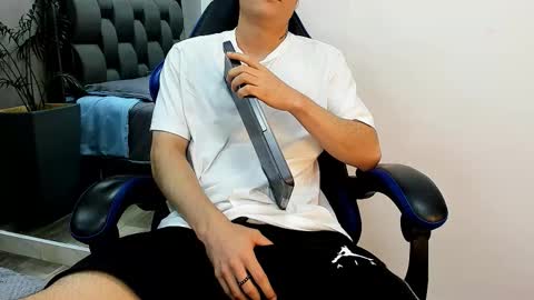 Roan Birkin online show from 11.05.25