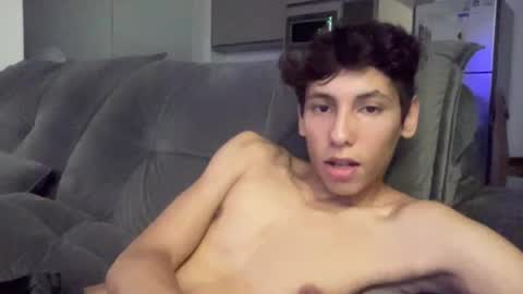 Snapshot of roandry909974 chatting on 12.02.24 roandry909974 online show from 12.02.24