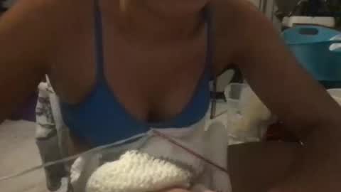 roarmance1 online show from 10.14.25