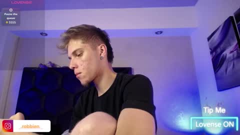 Snapshot of robbinblaze chatting on 03.09.26 Robbin online show from 03.09.26
