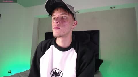 Snapshot of robbinblaze chatting on 04.08.26 Robbin online show from 04.08.26