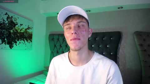 Snapshot of robbinblaze chatting on 04.11.26 Robbin online show from 04.11.26