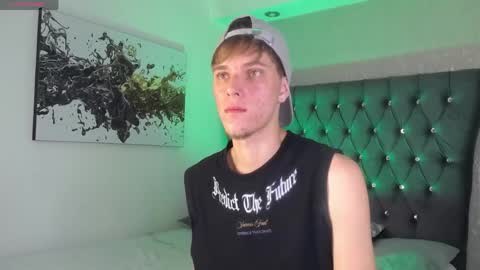 Snapshot of robbinblaze chatting on 04.16.26 Robbin online show from 04.16.26